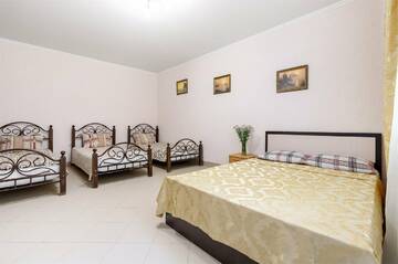 Четырехместный номер в Гостинице Сашенька