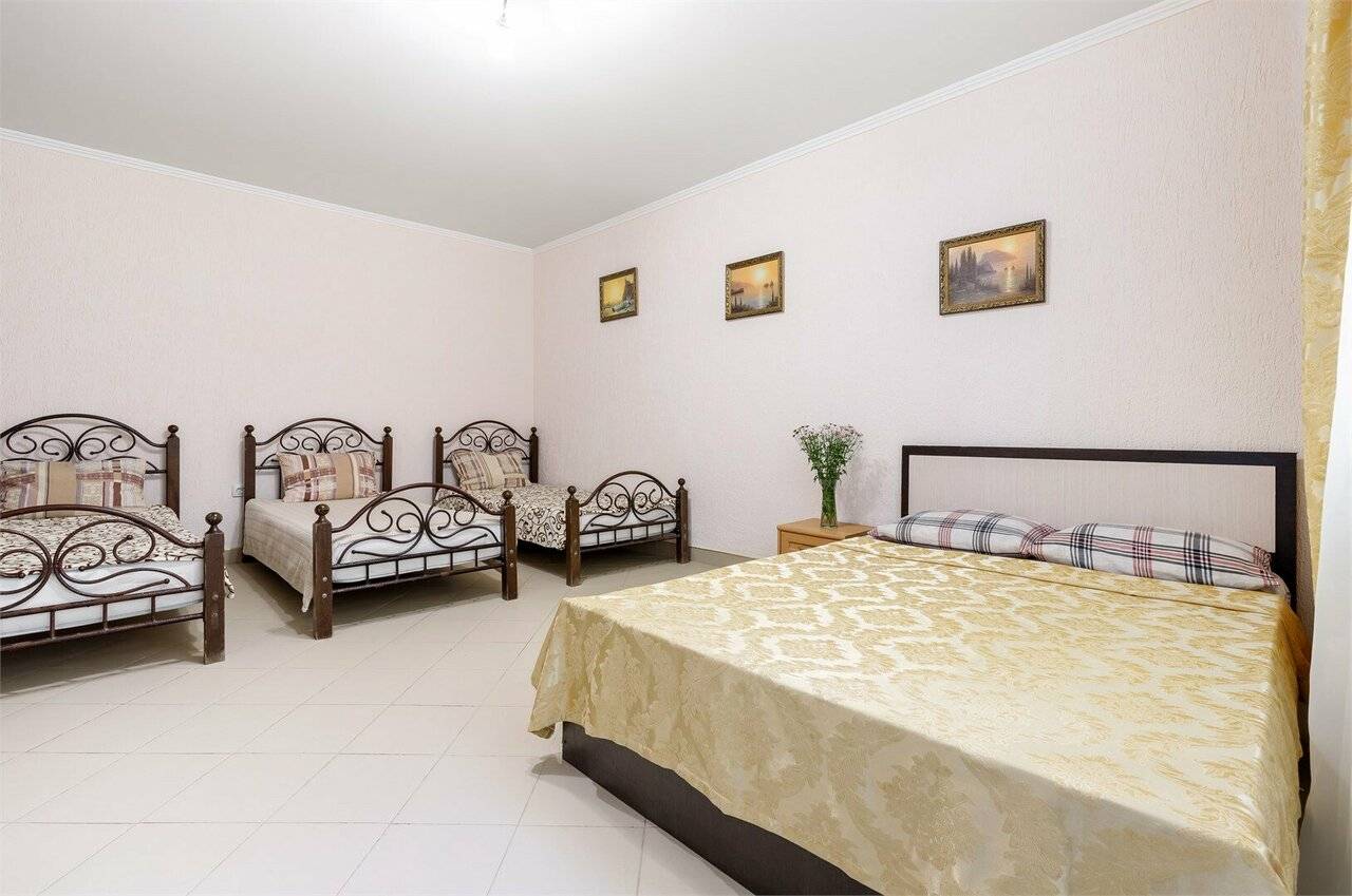 Фотографии номера Четырехместный номер в Гостинице Сашенька Южная Озереевка