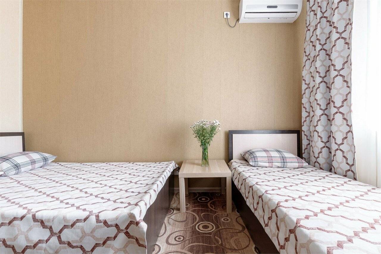 Фотографии номера Трехместный в Гостинице Сашенька Южная Озереевка