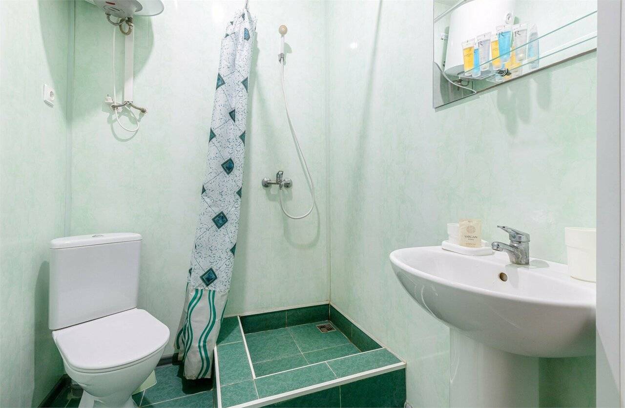 Фотографии номера Трехместный в Гостинице Сашенька Южная Озереевка